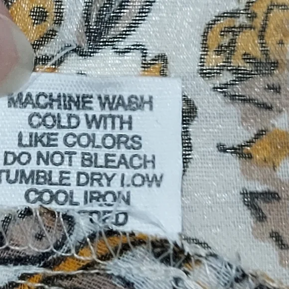 Live 4 Truth Peachy Floral design 1X - Picture 7 of 9